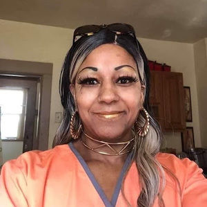 Meet your Posher, Ramona